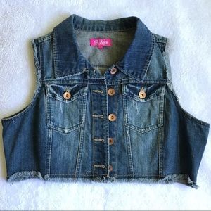 Women’s jean cropped vest